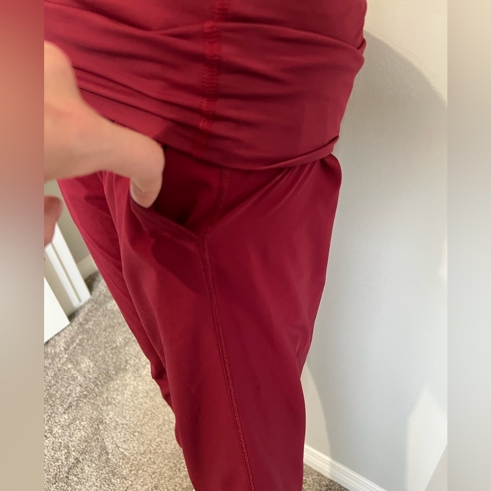 Lululemon Pants burgundy - Picture 5 of 12